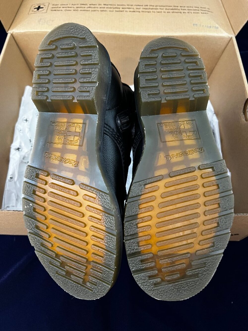 Doc Martens 1B99 14 Eye Zip Boots - Picture 3 of 7